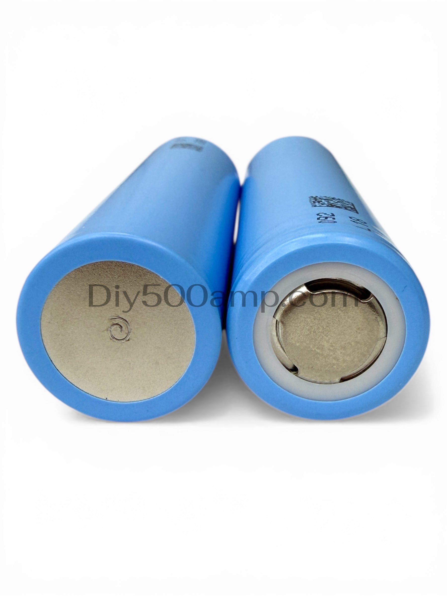 Tenpower 18650 30XG battery cell positive and negative terminal close-up
